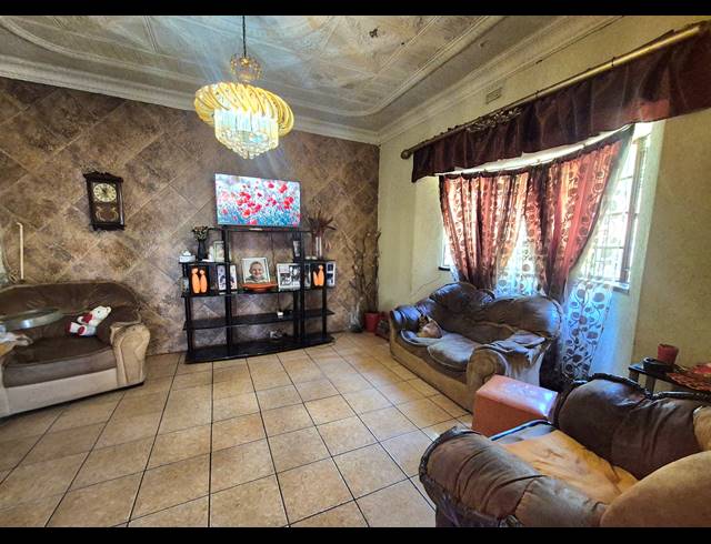 3 BEDROOM HOUSE FOR SALE IN BRENTHURST